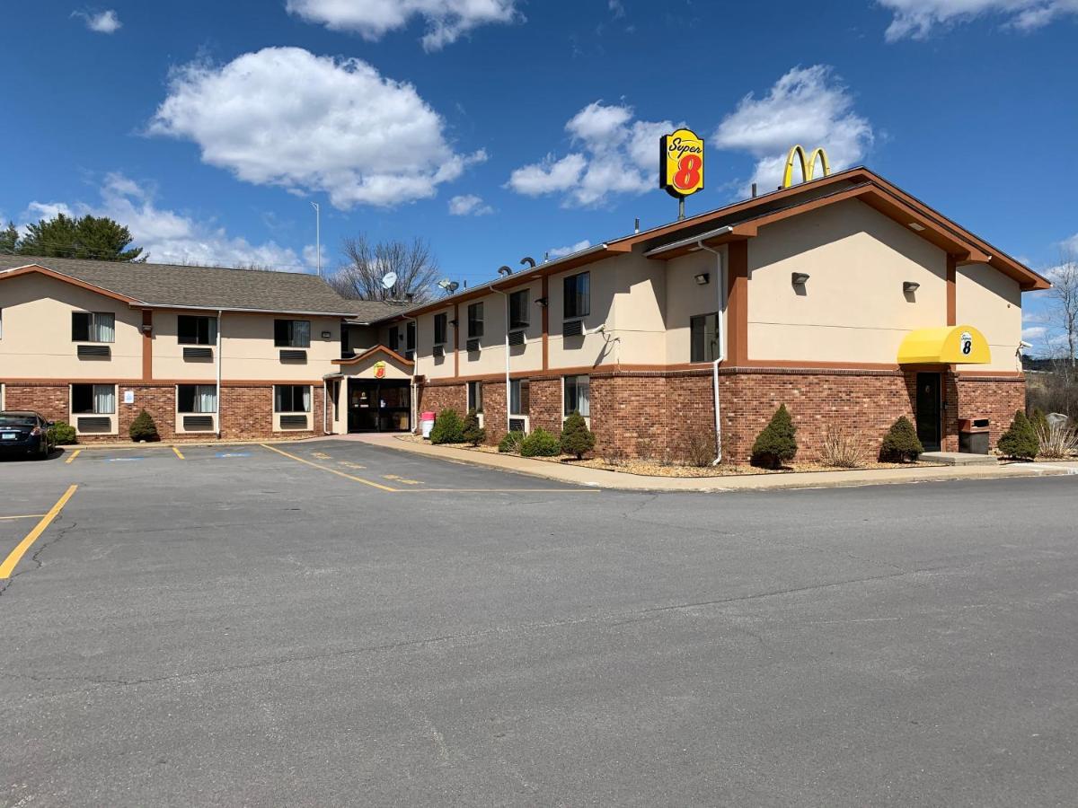 Super 8 By Wyndham Tilton/Lake Winnipesaukee Exteriör bild